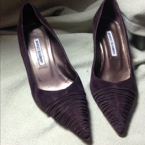 Manolo Blahnik Kitten Heels Brown Suede PointedToe